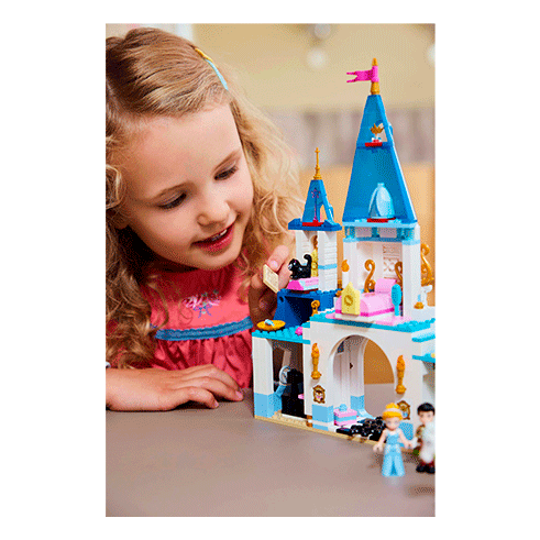 LEGO 43275 Disney Princess Castelo da Cinderela e Carruagem com Cavalos